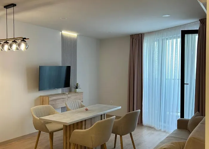 Skyline 44 Apartment